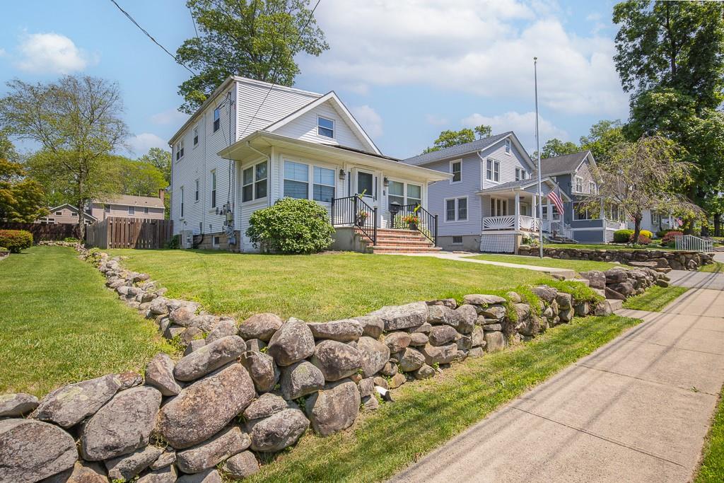 82 Lincoln Avenue