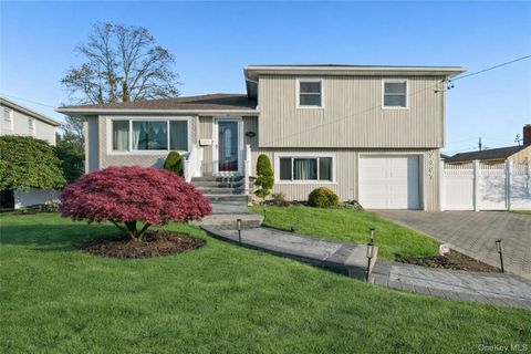 2487 Abbey Lane Seaford NY 11783