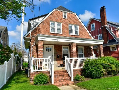 Homes For Sale - 7 Bernhard Street<br/> Hempstead, NY 11550