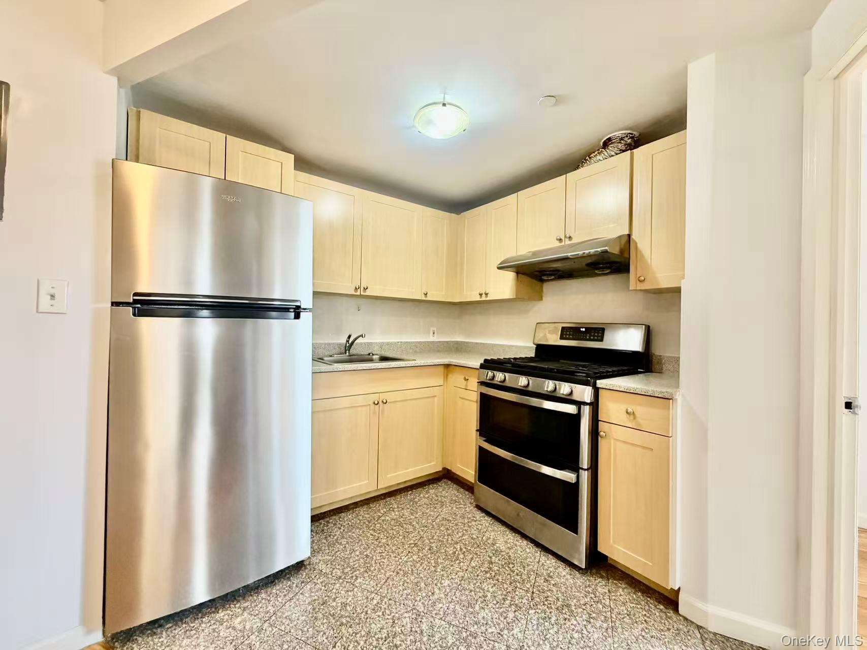 82-15 Queens Boulevard PH-B