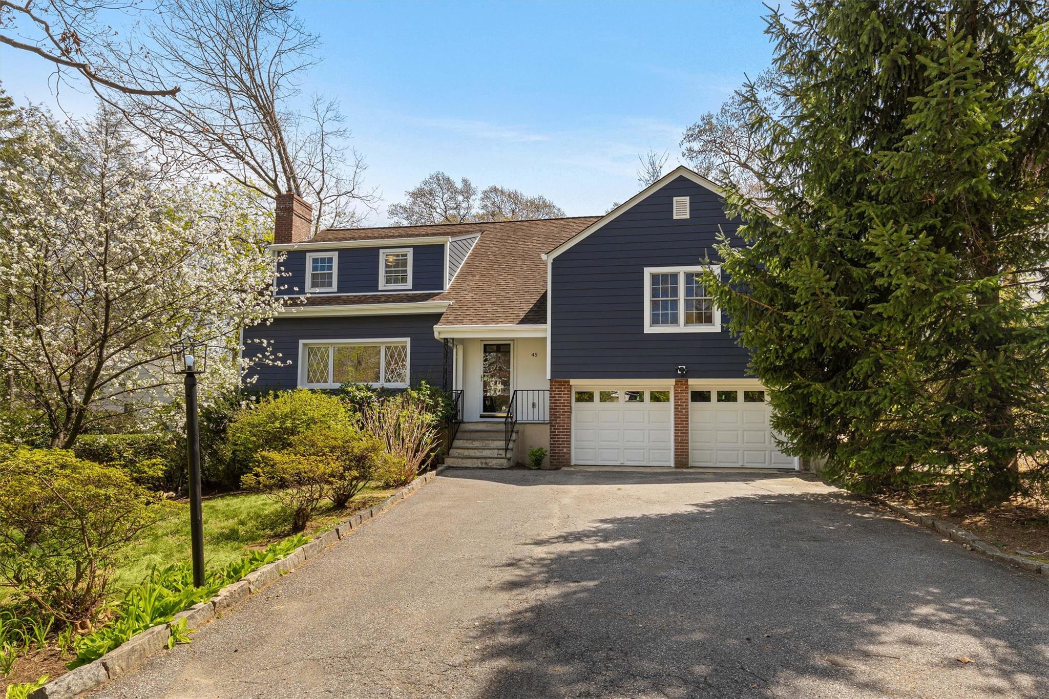 45 Shadow Lane, New Rochelle, New York image 2