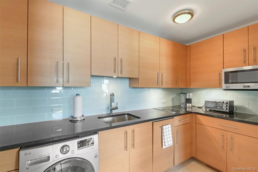 1 Renaissance Square 9D