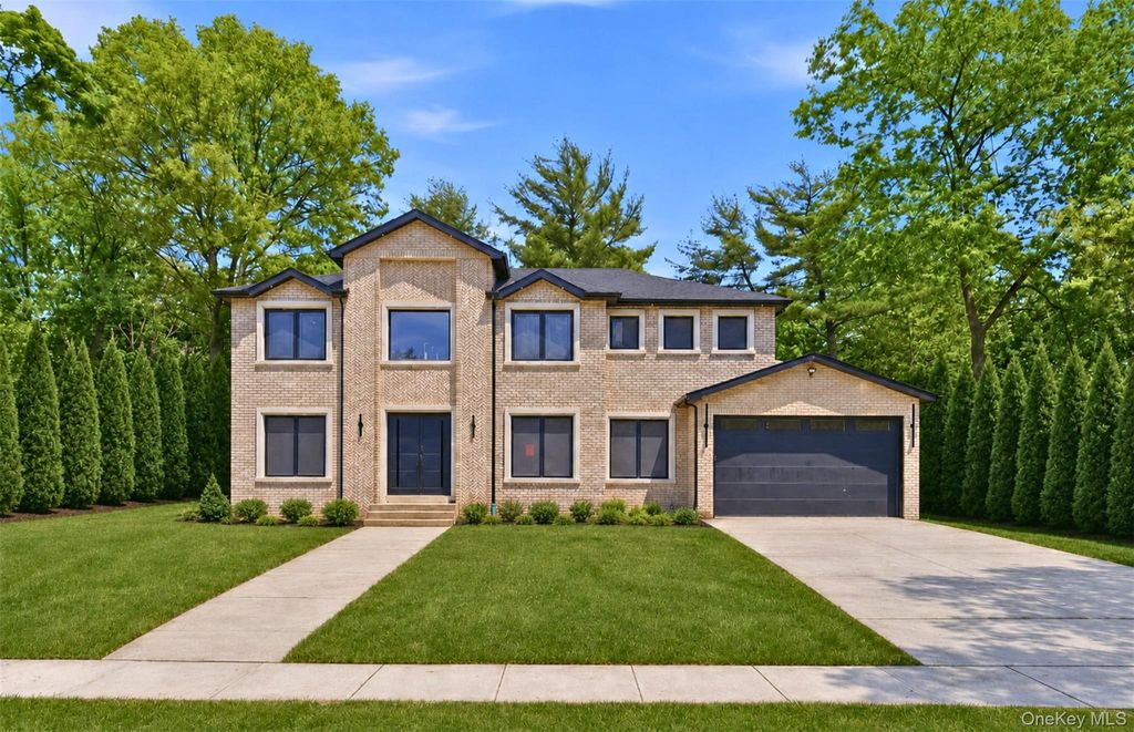 Photo of 97 Parkway Drive, Roslyn Heights, NY 11577 (MLS # 1001048)