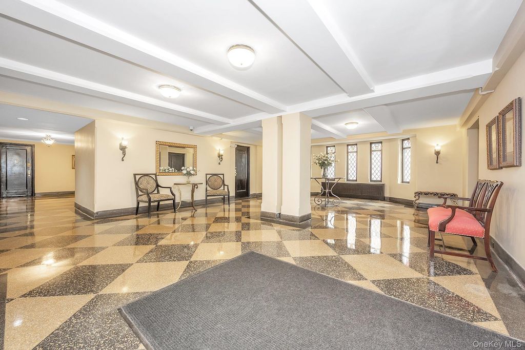 Photo of 280 Bronxville Road #5X, Bronxville, NY 10708 (MLS # 991195)