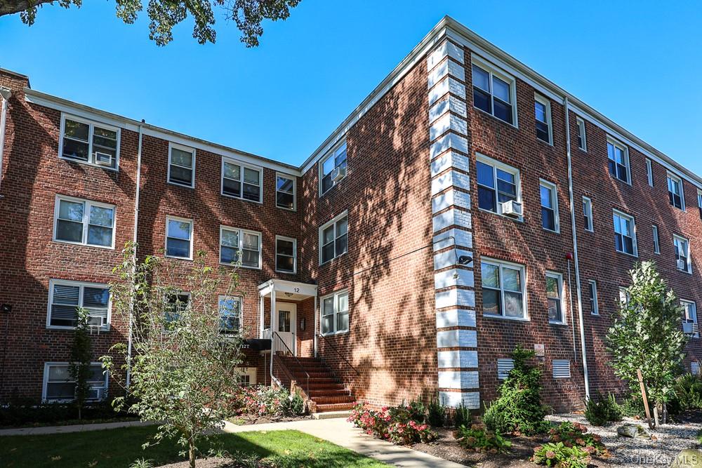 Photo of 12 Edwards Street #1B, Roslyn Heights, NY 11577 (MLS # 1065608)
