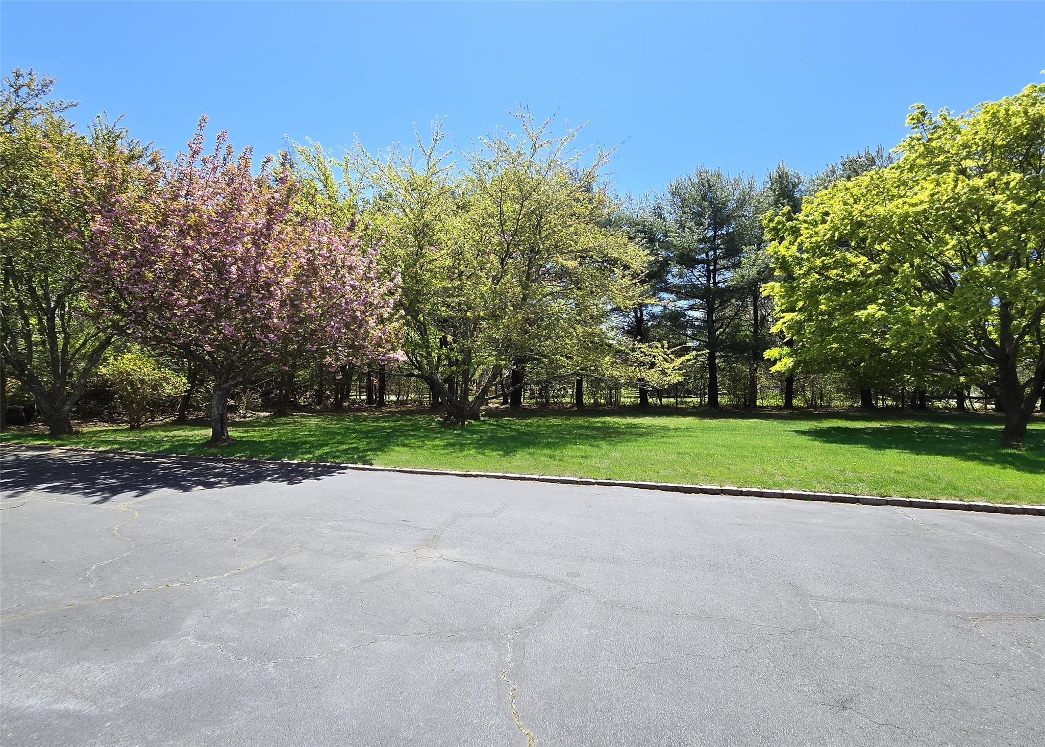 220 Bellport Avenue, Medford, New York image 27
