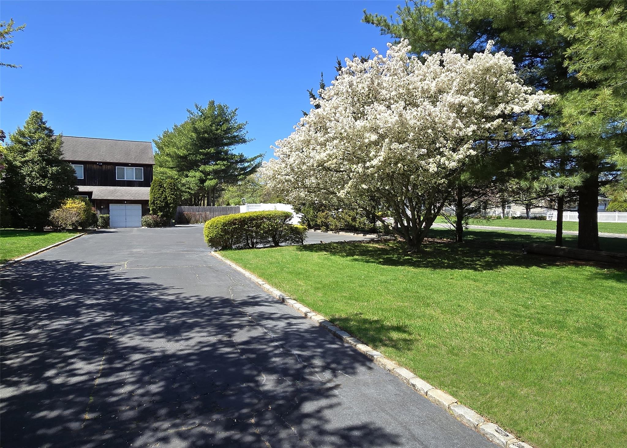 220 Bellport Avenue, Medford, New York image 26