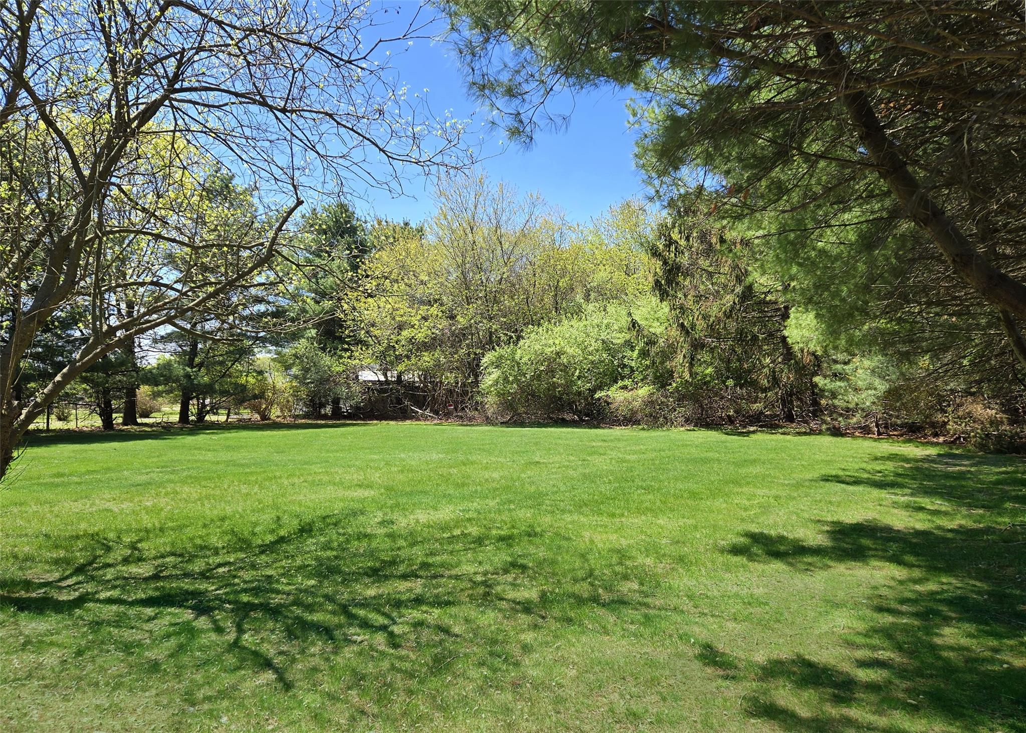 220 Bellport Avenue, Medford, New York image 24