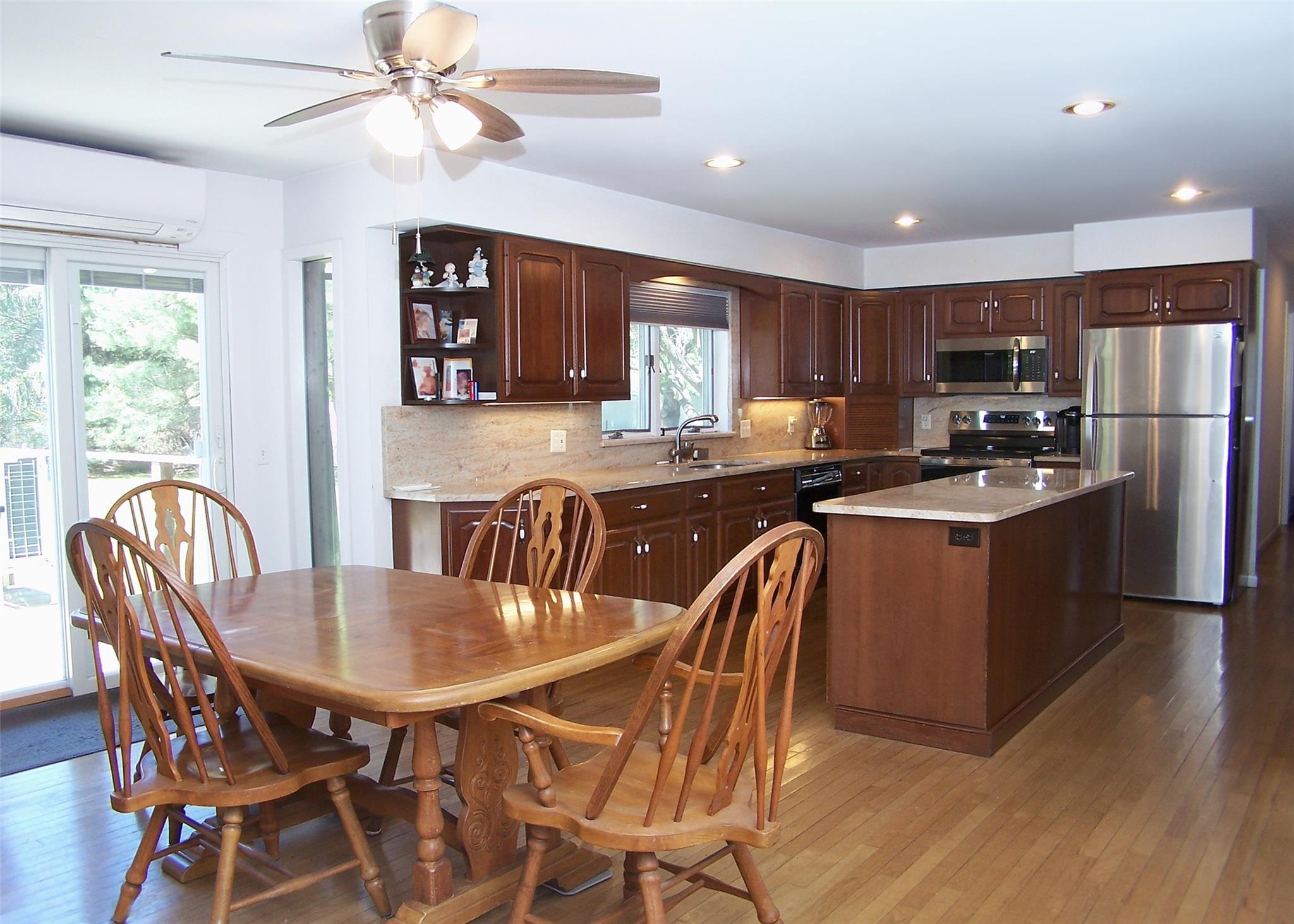 220 Bellport Avenue, Medford, New York image 7
