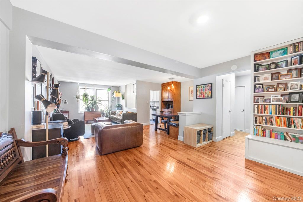 Photo of 282 E 35th Street #4K, Brooklyn, NY 11203 (MLS # 963638)