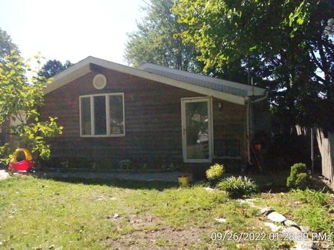 Photo of 128 Magnolia Drive, Mastic Beach, NY 11951 (MLS # 971208)
