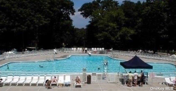 808 Woodland Court, Coram, New York image 38
