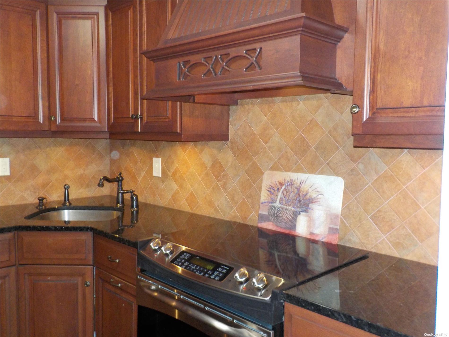 808 Woodland Court, Coram, New York image 9