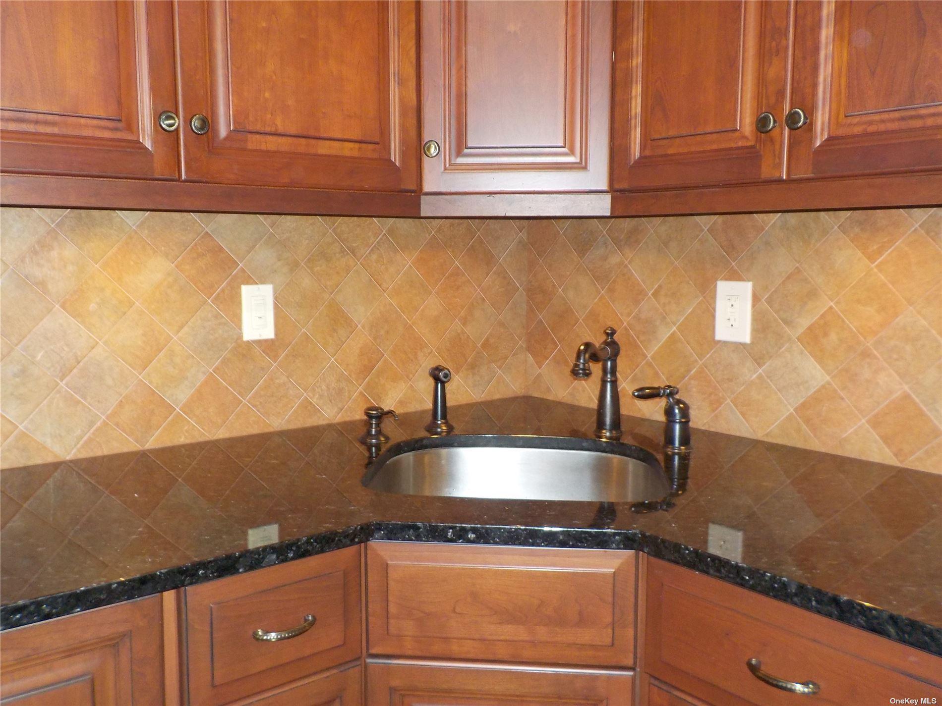 808 Woodland Court, Coram, New York image 10