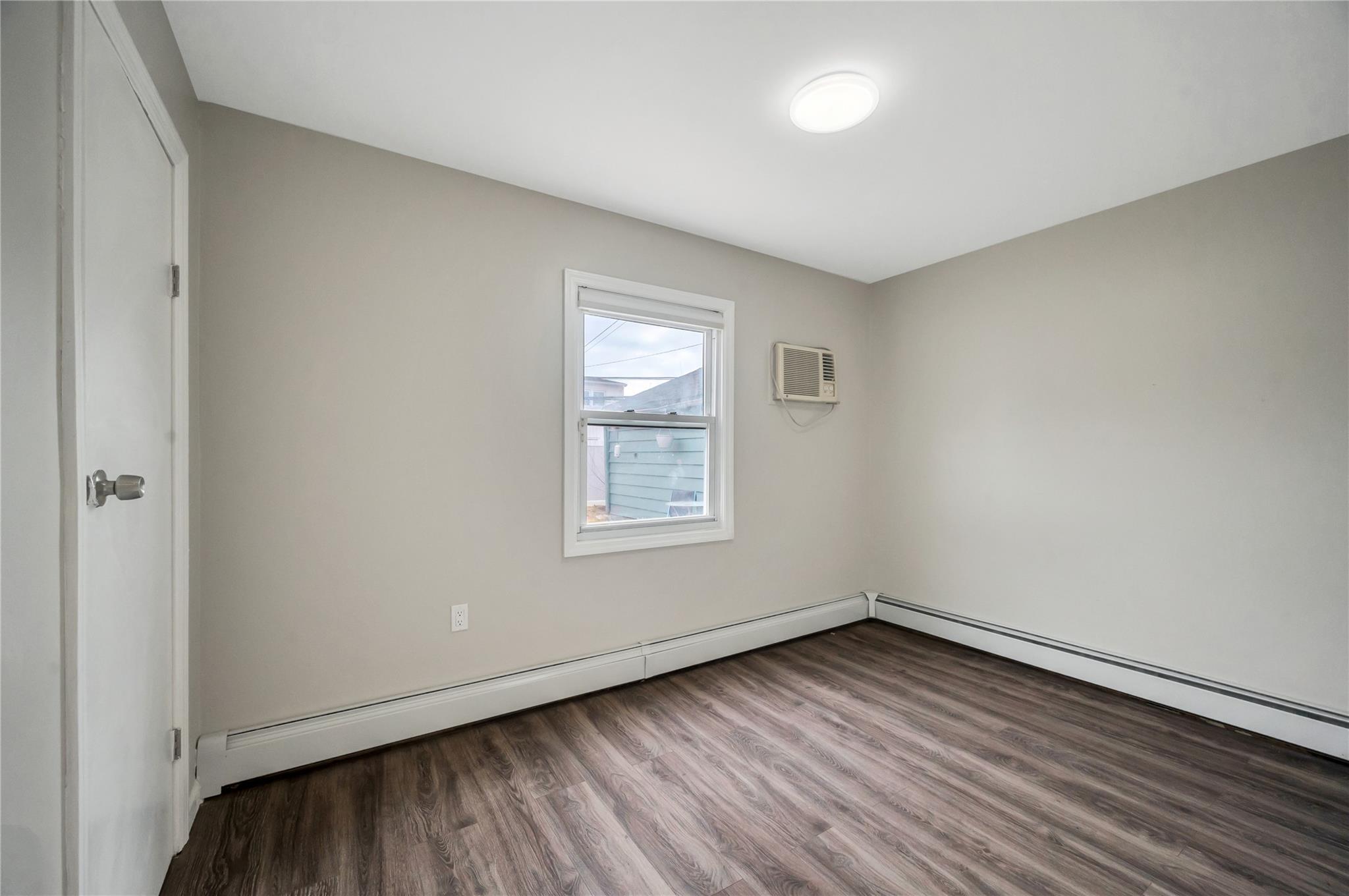 95 Saddle Lane, Levittown, New York image 15