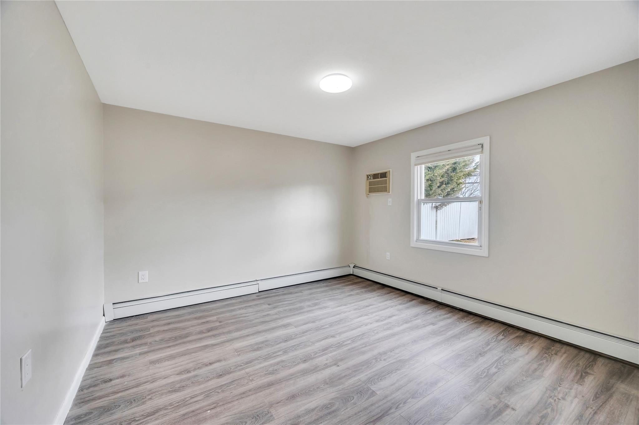 95 Saddle Lane, Levittown, New York image 18