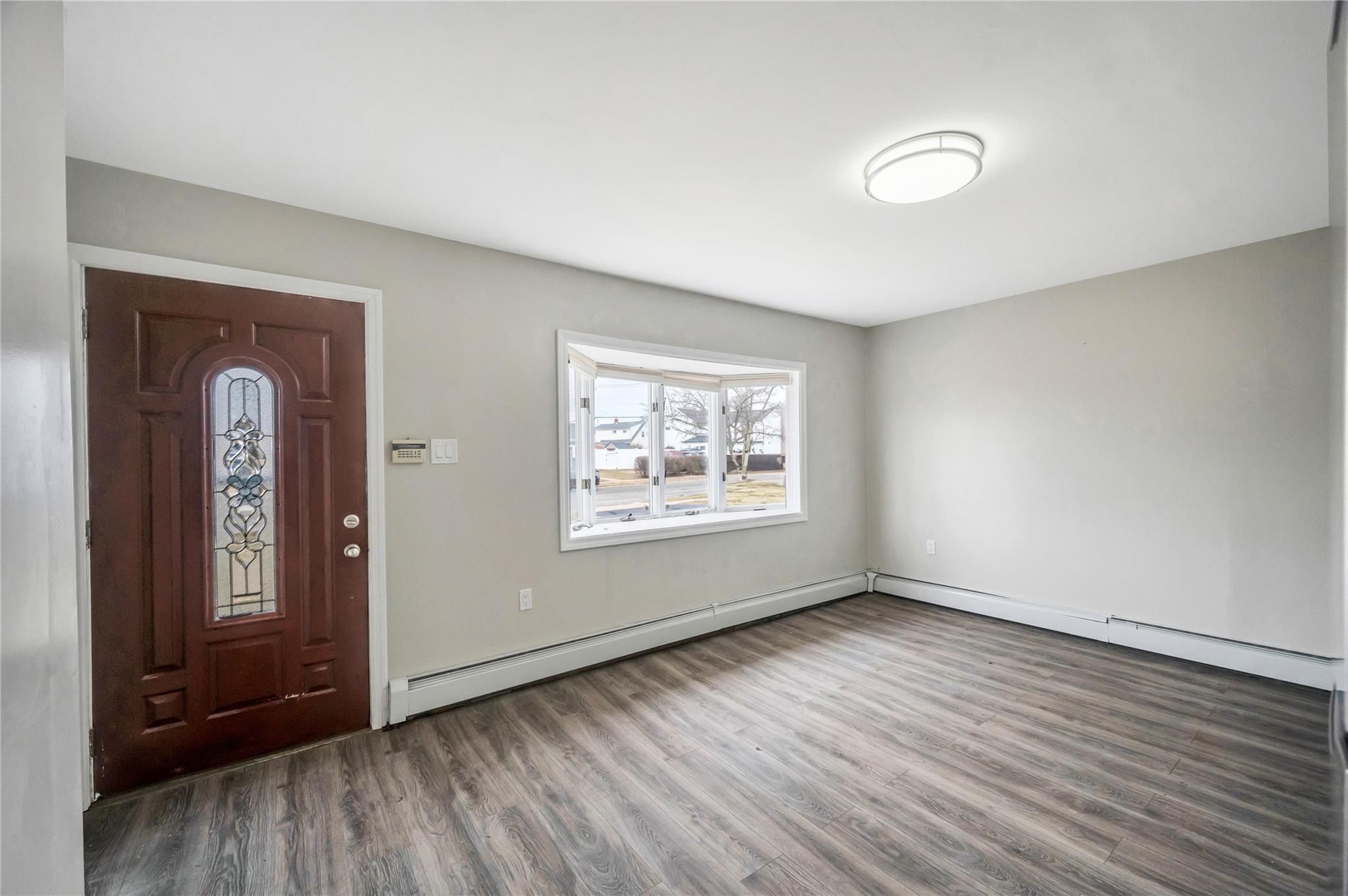 95 Saddle Lane, Levittown, New York image 17