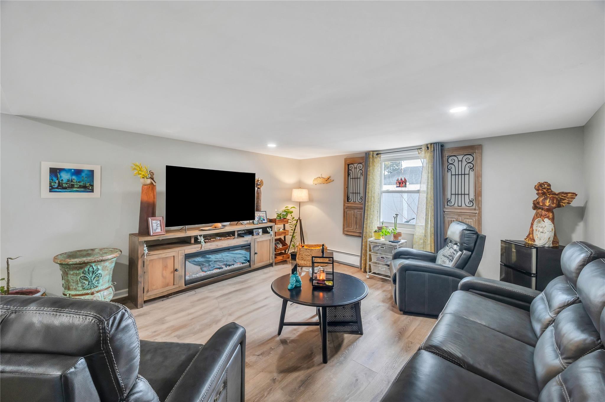 95 Saddle Lane, Levittown, New York image 6
