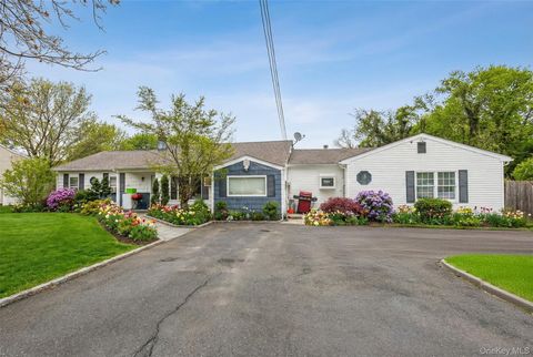 Photo of 355 Dayton Avenue, Manorville, NY 11949 (MLS # 967772)