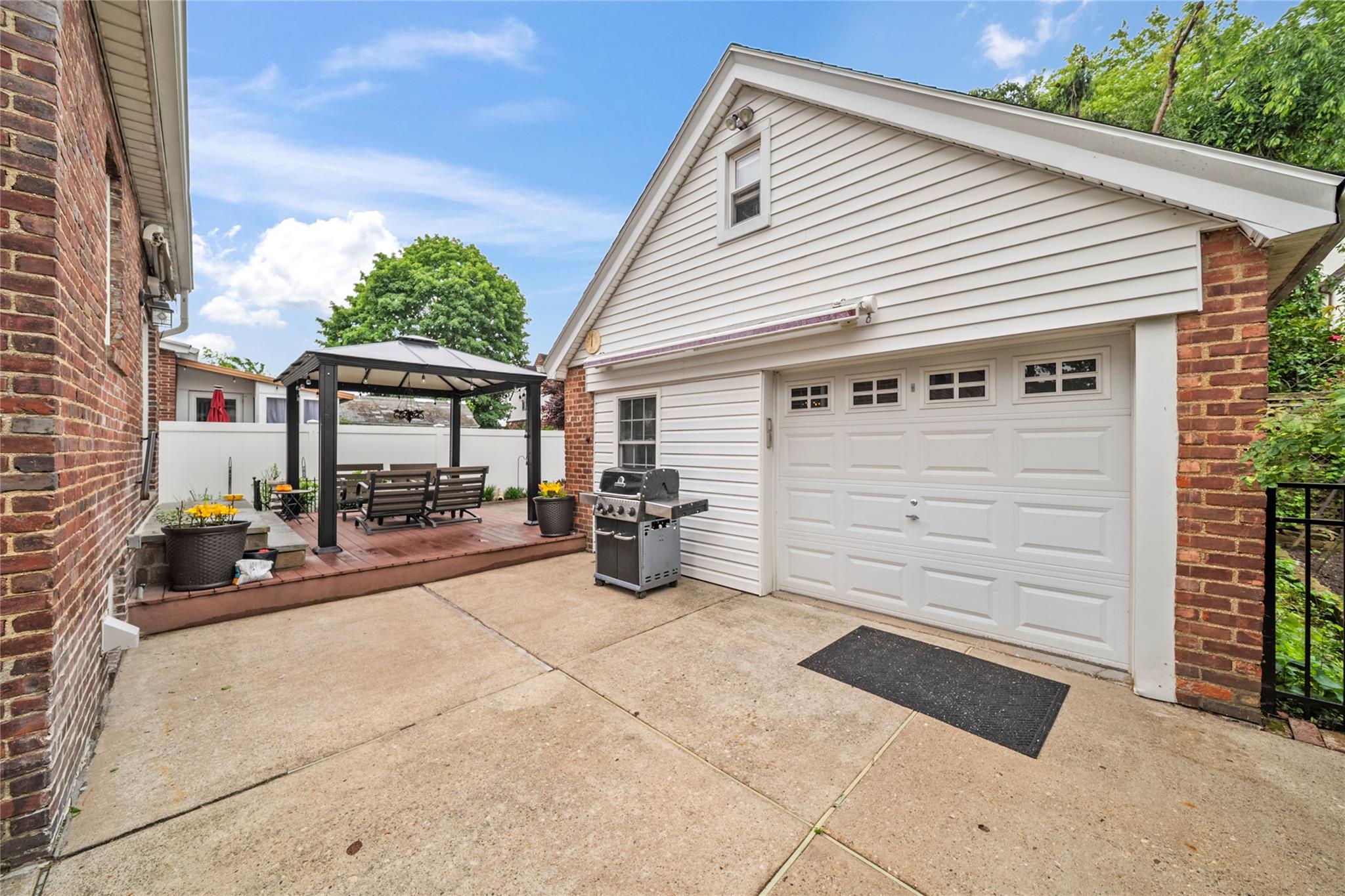 589 Liberty Avenue, Williston Park, New York image 25