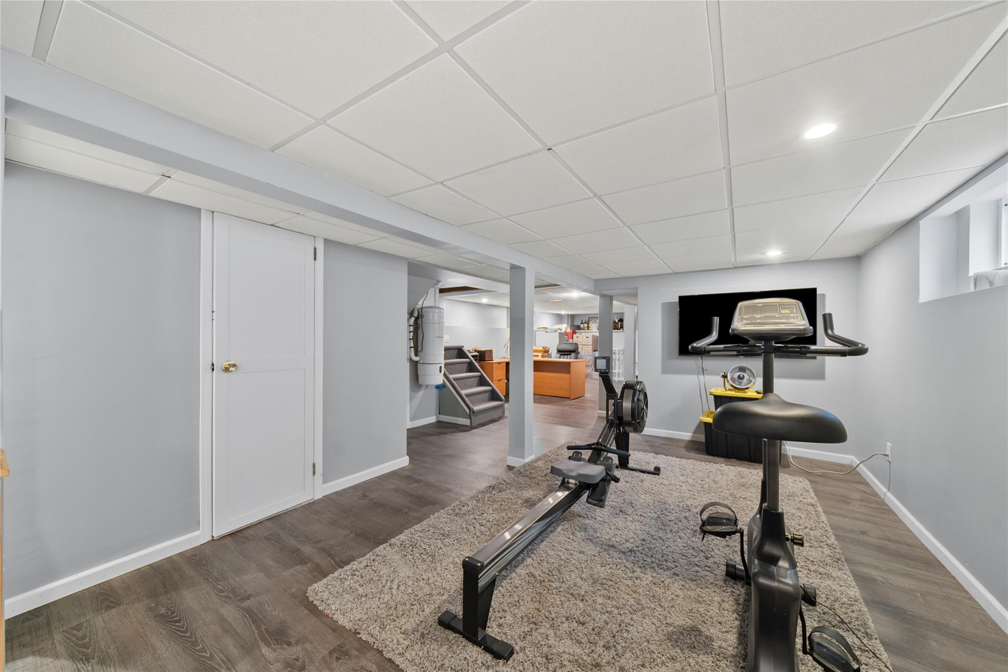 589 Liberty Avenue, Williston Park, New York image 20