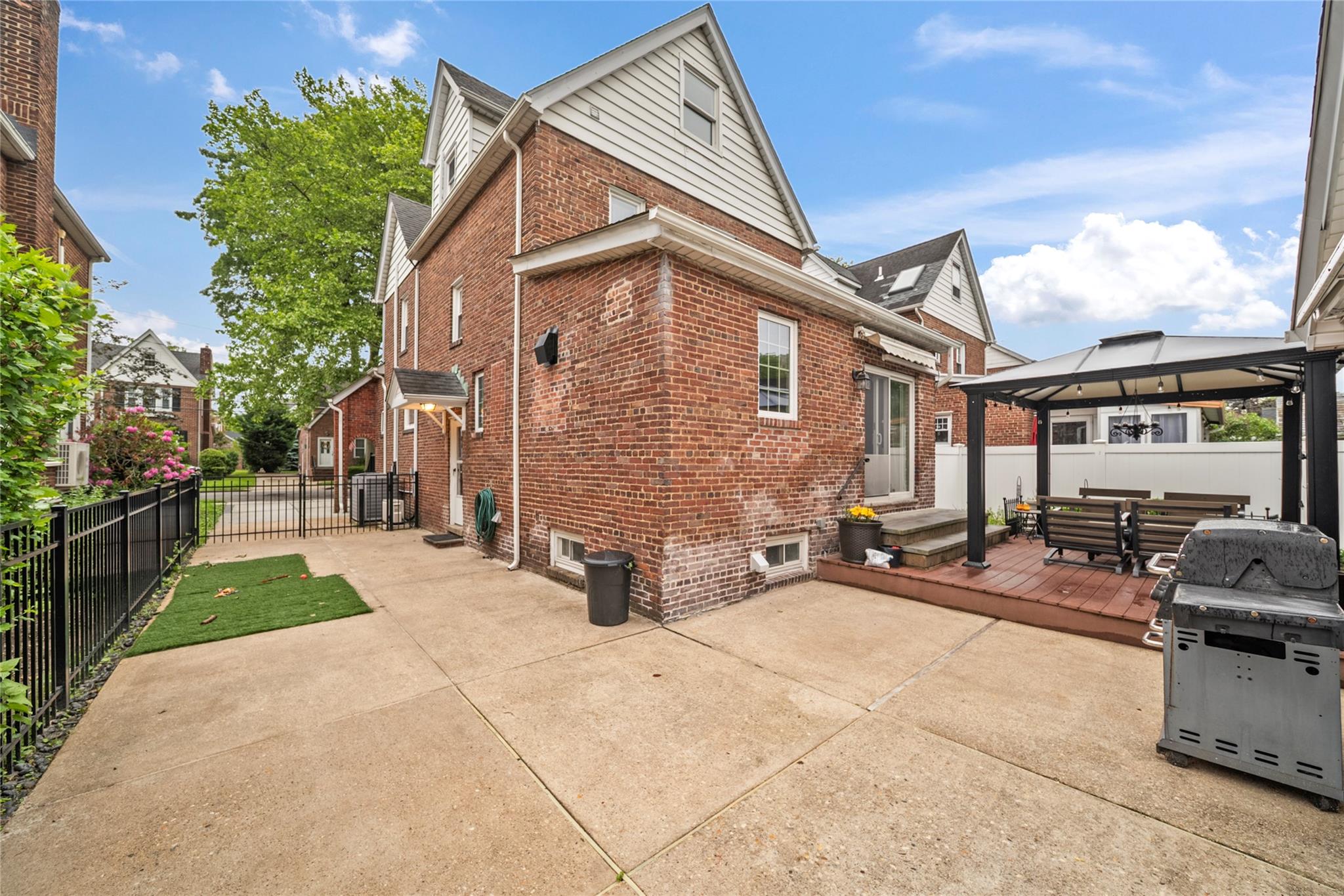 589 Liberty Avenue, Williston Park, New York image 26