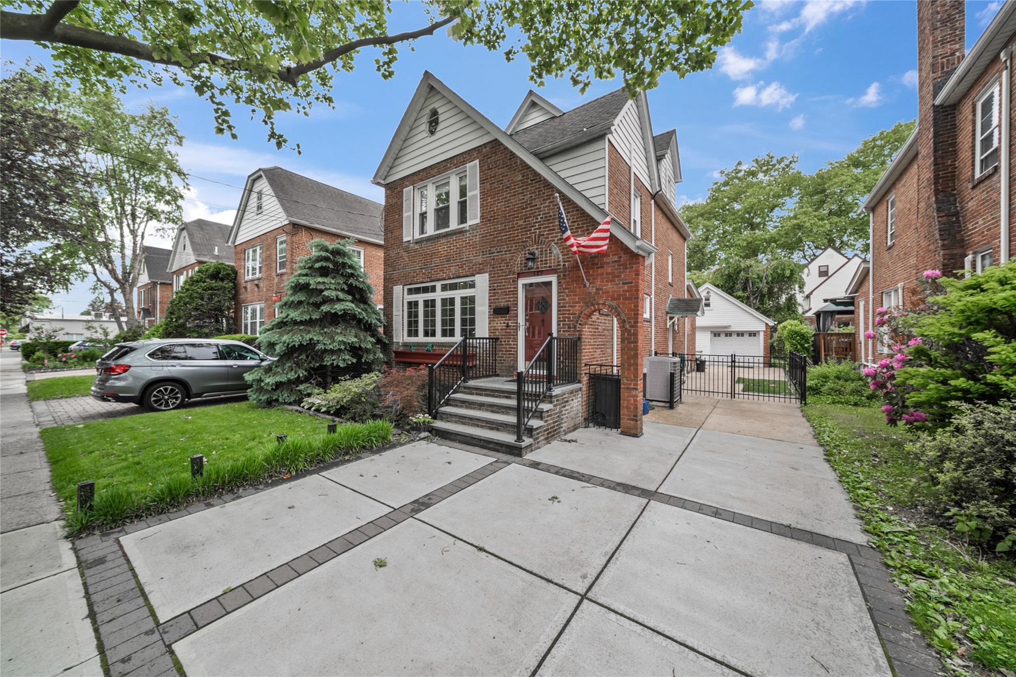 589 Liberty Avenue, Williston Park, New York image 2