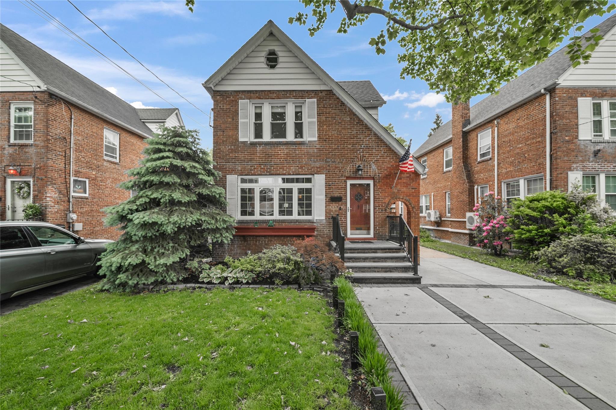589 Liberty Avenue, Williston Park, New York image 1