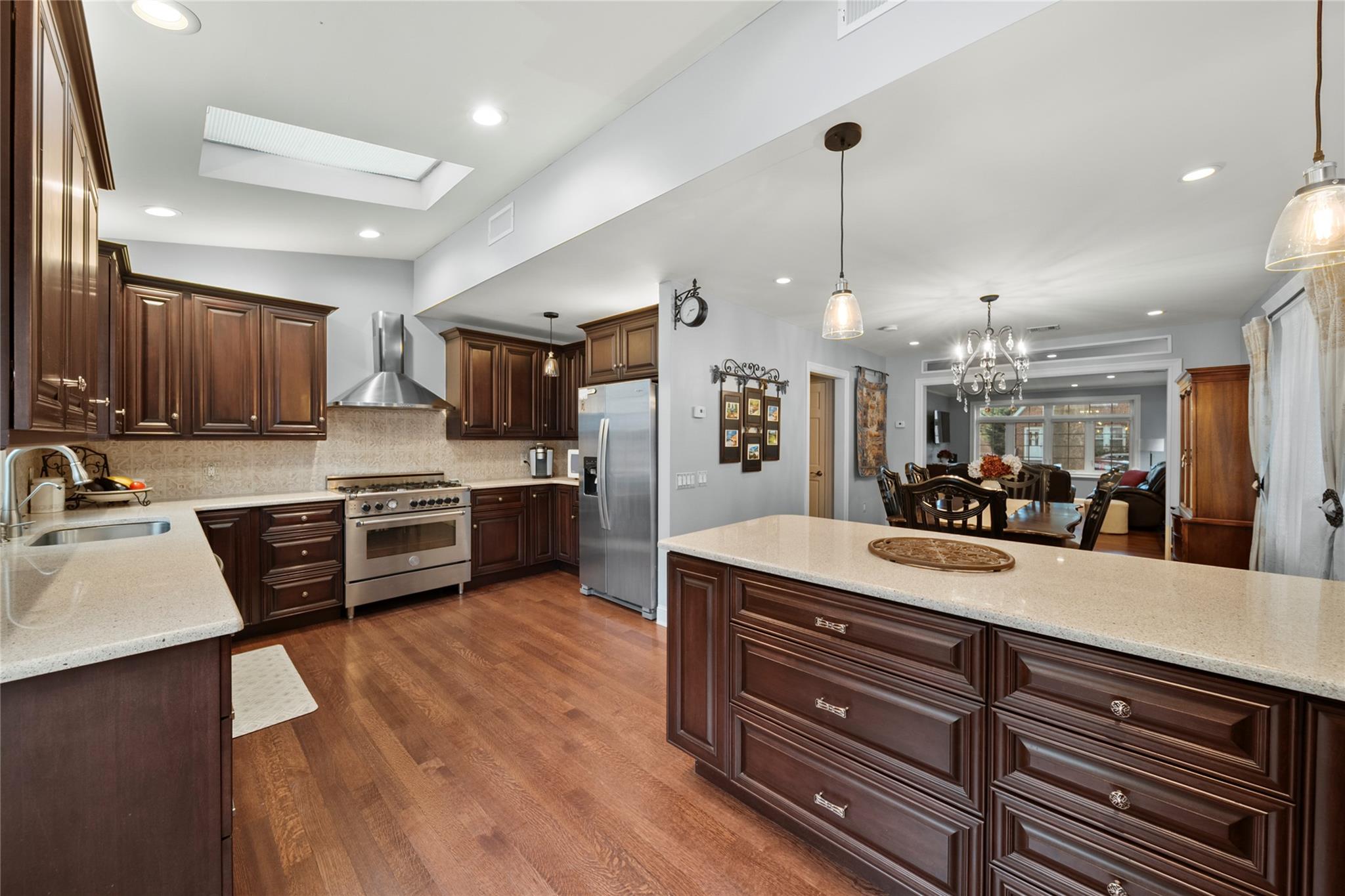 589 Liberty Avenue, Williston Park, New York image 9