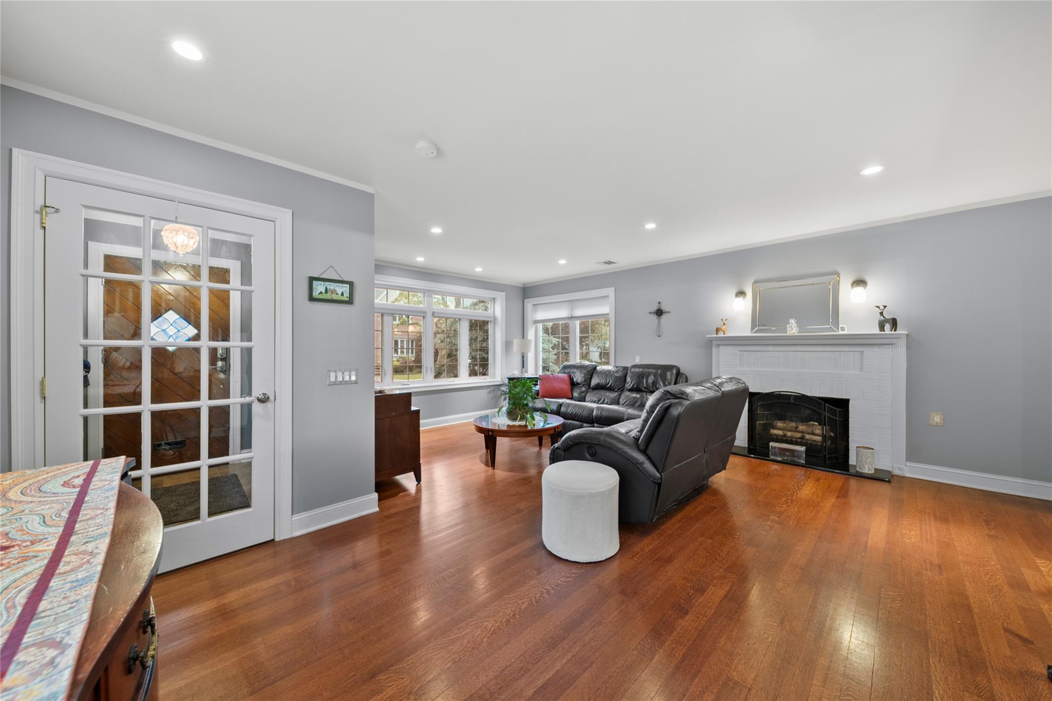 589 Liberty Avenue, Williston Park, New York image 8