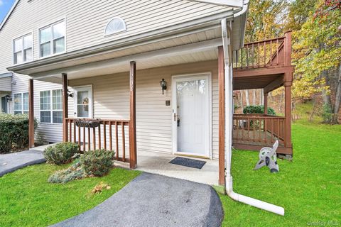 Photo of 204 Ruby Court, Highland Mills, NY 10930 (MLS # 931114)