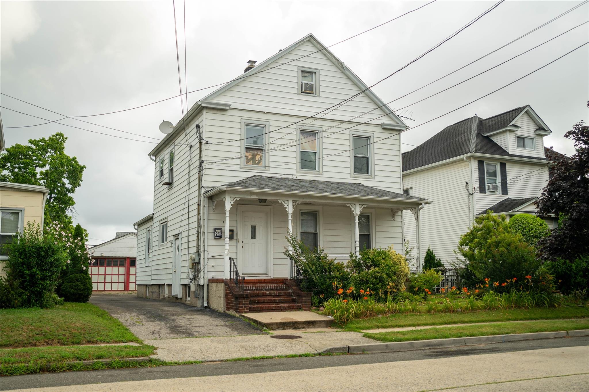 43 W Valley Stream Boulevard