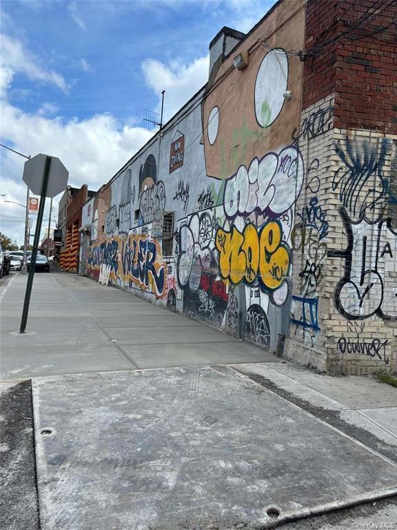 122 Kingsland Avenue