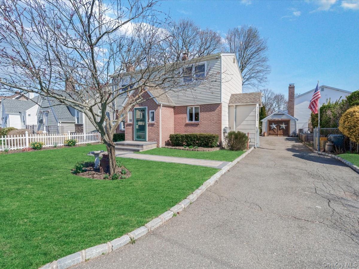 12 Floral Avenue