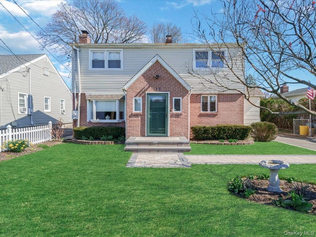 Photo of 12 Floral Avenue, Bethpage, NY 11714 (MLS # 985056)
