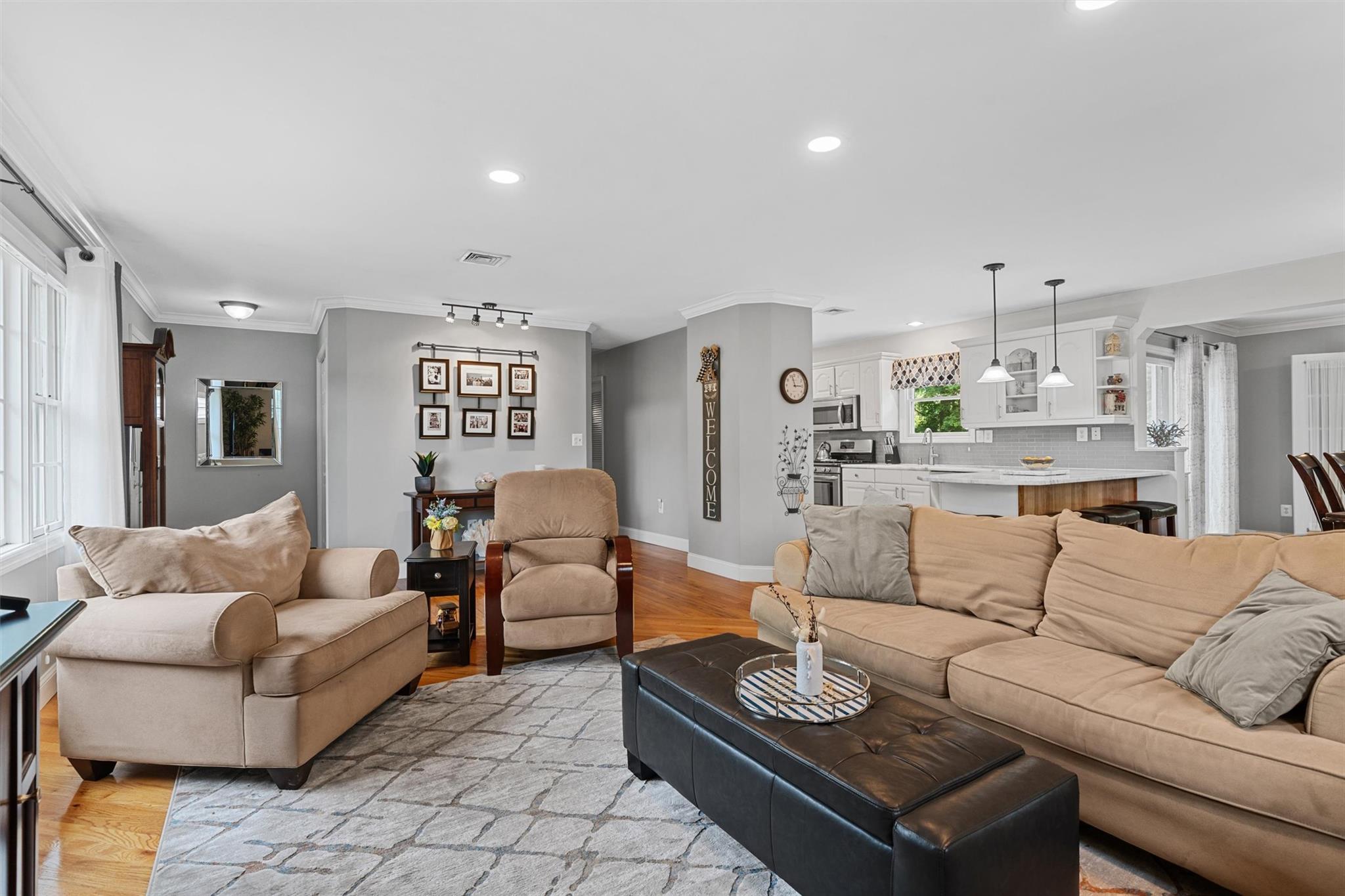 7 Lincoln Drive