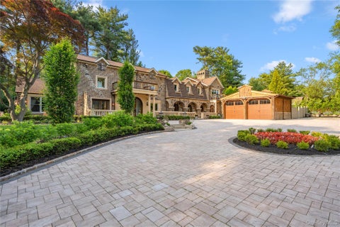 Homes For Sale - 213 Guinea Woods Road<br/> Old Westbury, NY 11568