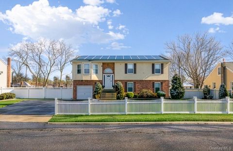 Homes For Sale - 113 S 32nd Street<br/> Wyandanch, NY 11798