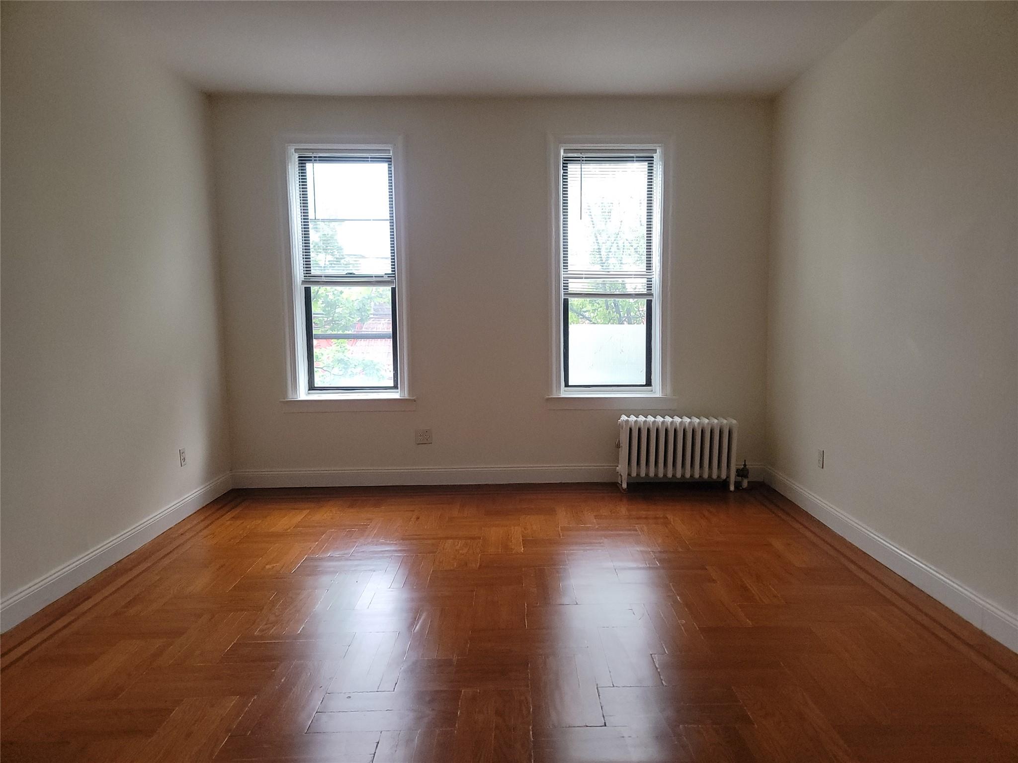 169 Street B1, Flushing, Queens, NY - 1 Bedrooms  
1 Bathrooms  
3 Rooms - 