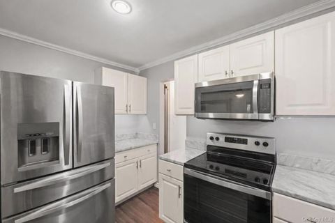 Condo For Rent - 16 Carnaby Street #A<br/> Wappingers Falls, NY 12589