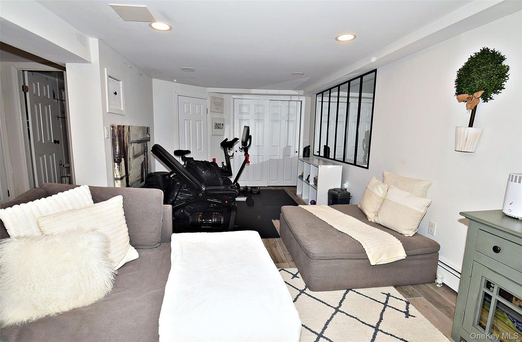 Photo of 31 Armell Street, Huntington Station, NY 11746 (MLS # 959646)