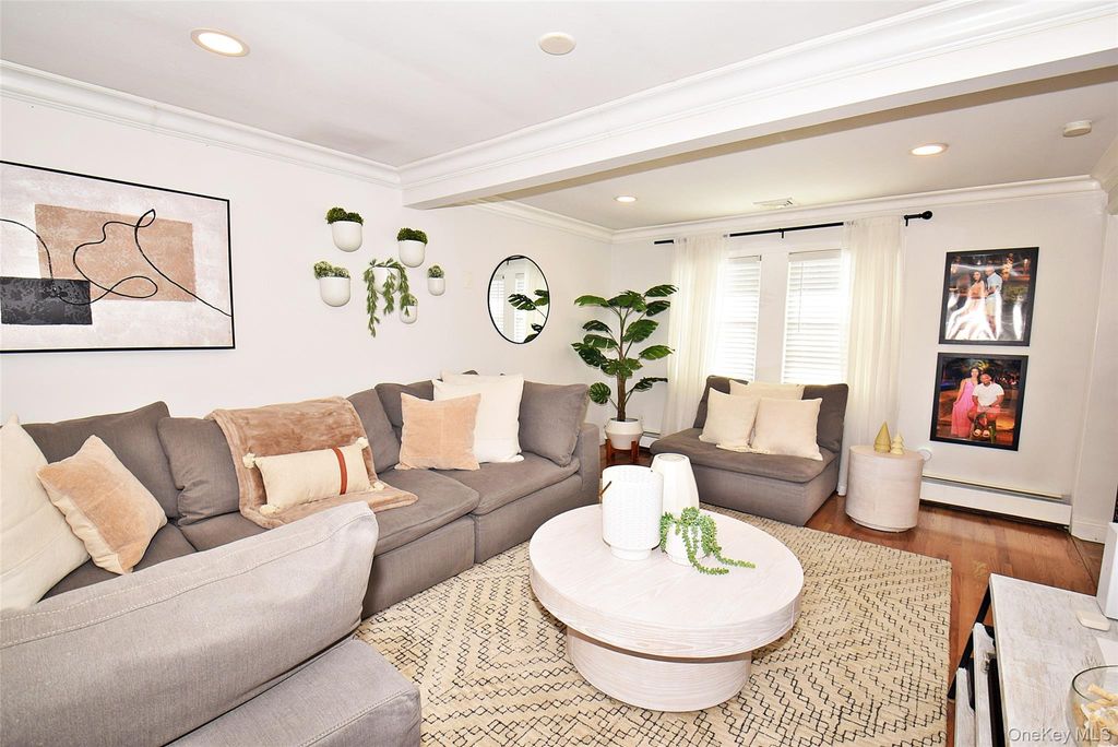 Photo of 31 Armell Street, Huntington Station, NY 11746 (MLS # 959646)