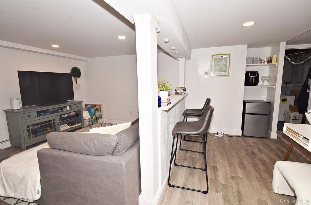 Photo of 31 Armell Street, Huntington Station, NY 11746 (MLS # 959646)