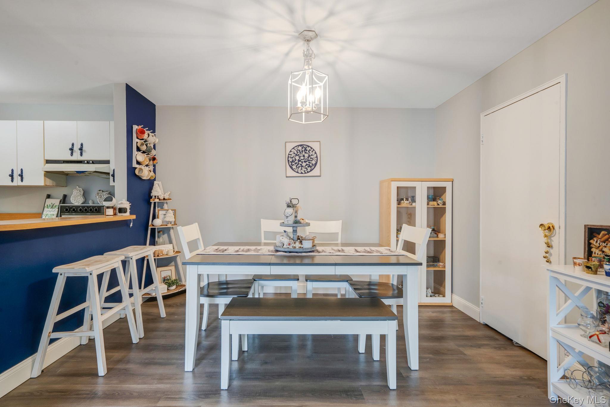 100 Connetquot Avenue 7