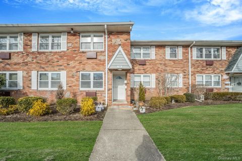 Homes For Sale - 100 Connetquot Avenue #7<br/> East Islip, NY 11730