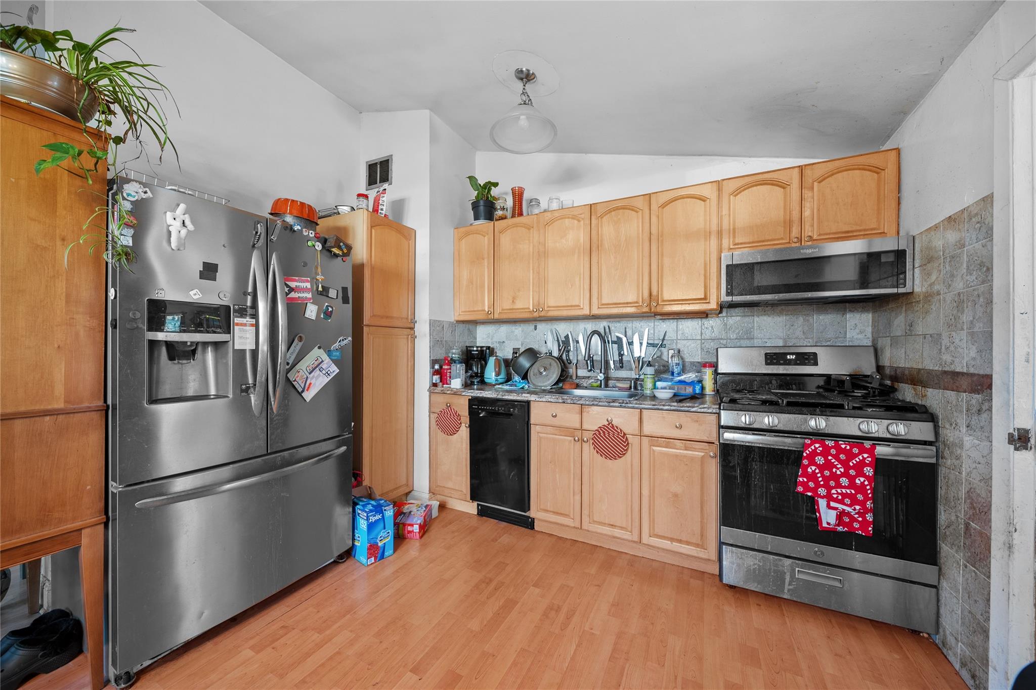 1117 Nugent Avenue, Bay Shore, New York image 9