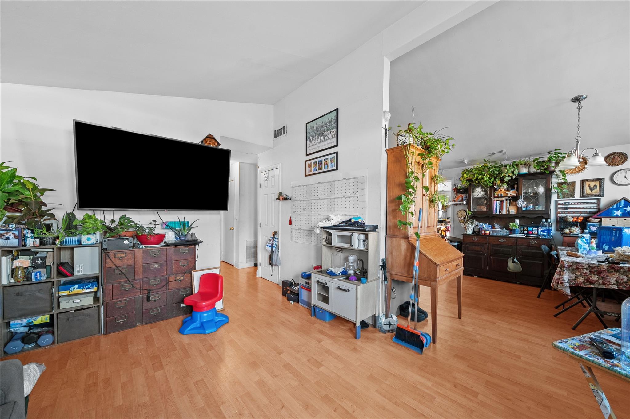 1117 Nugent Avenue, Bay Shore, New York image 6