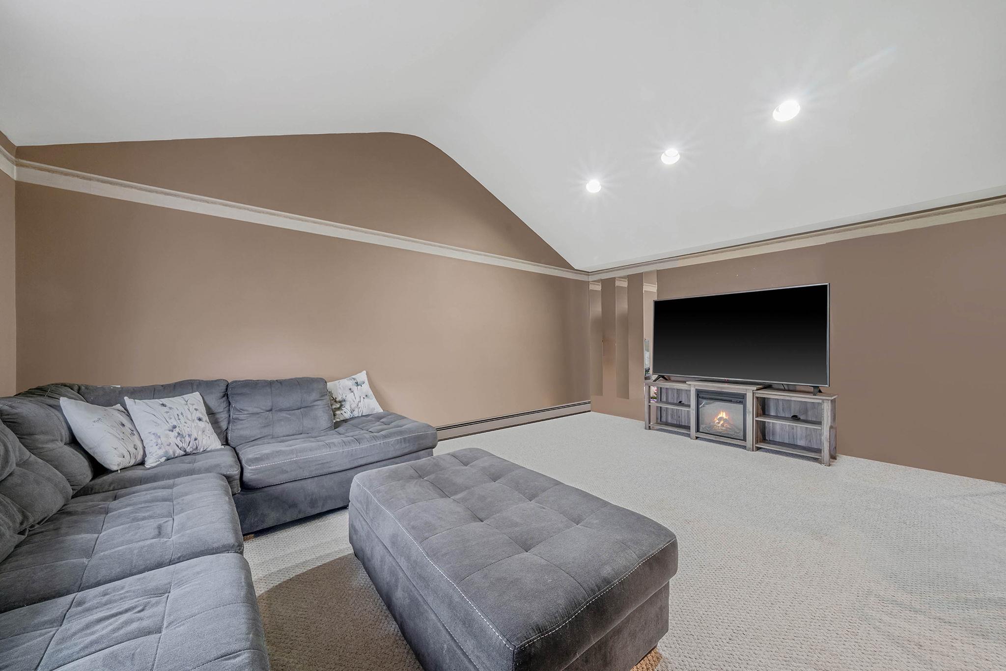 25 Biscayne Drive, Selden, New York image 11