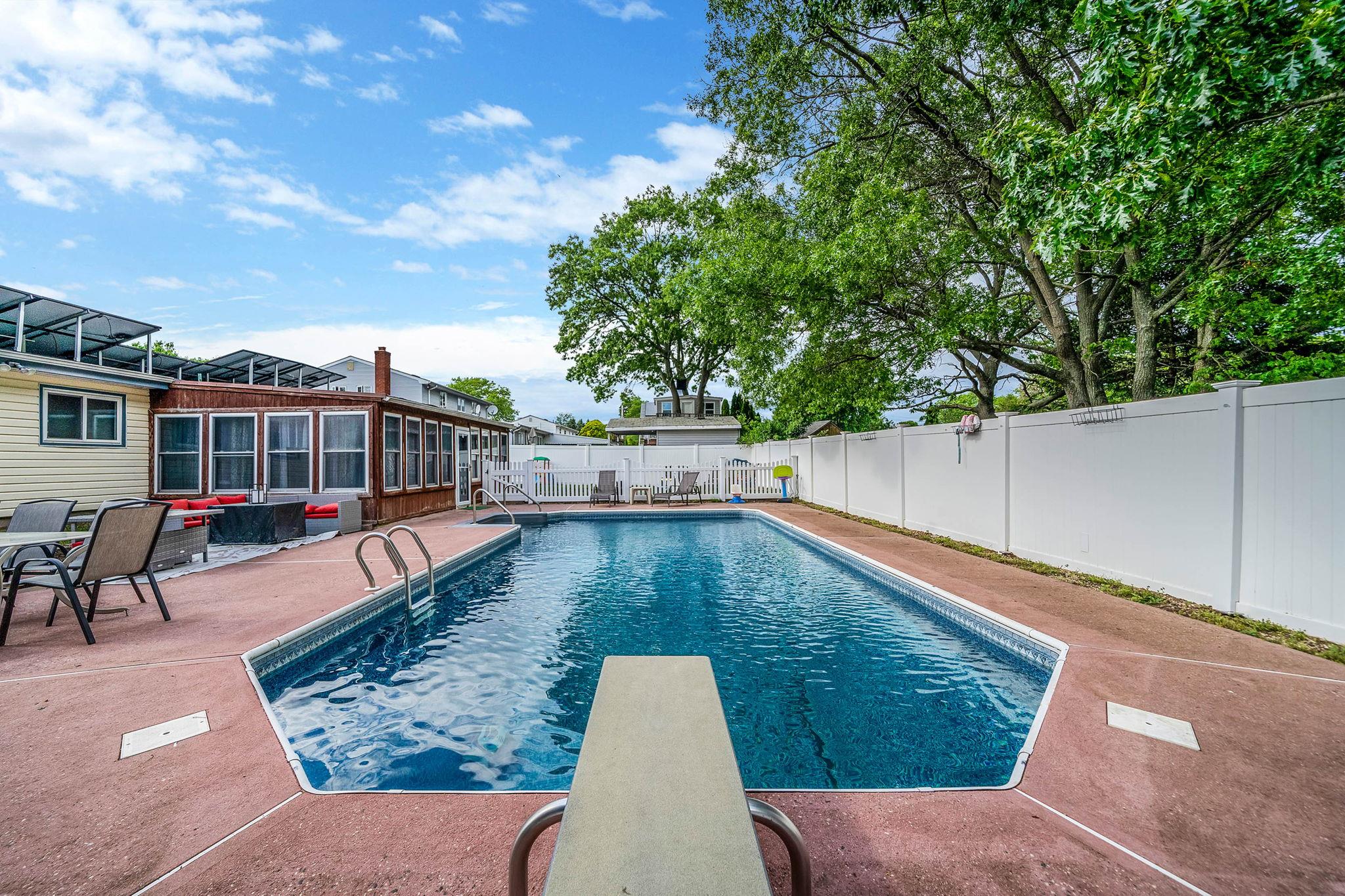 25 Biscayne Drive, Selden, New York image 5