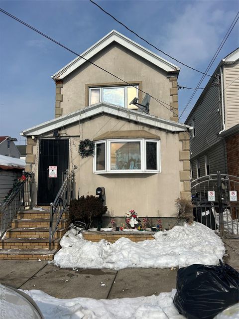 Photo of 139-11 87th Drive #1, Jamaica, NY 11435 (MLS # 966587)